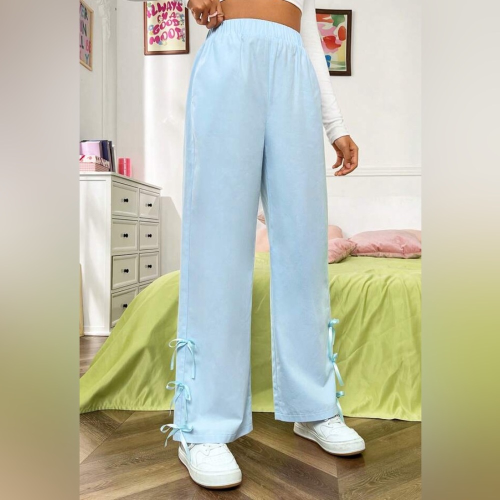 ✨ Gilani Summer baby blue crop pants.